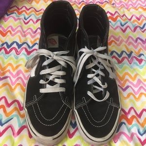 Black and White VANS SK8-HIs